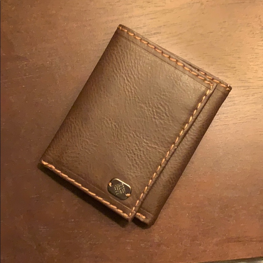 Men’s Columbia trifold leather wallet